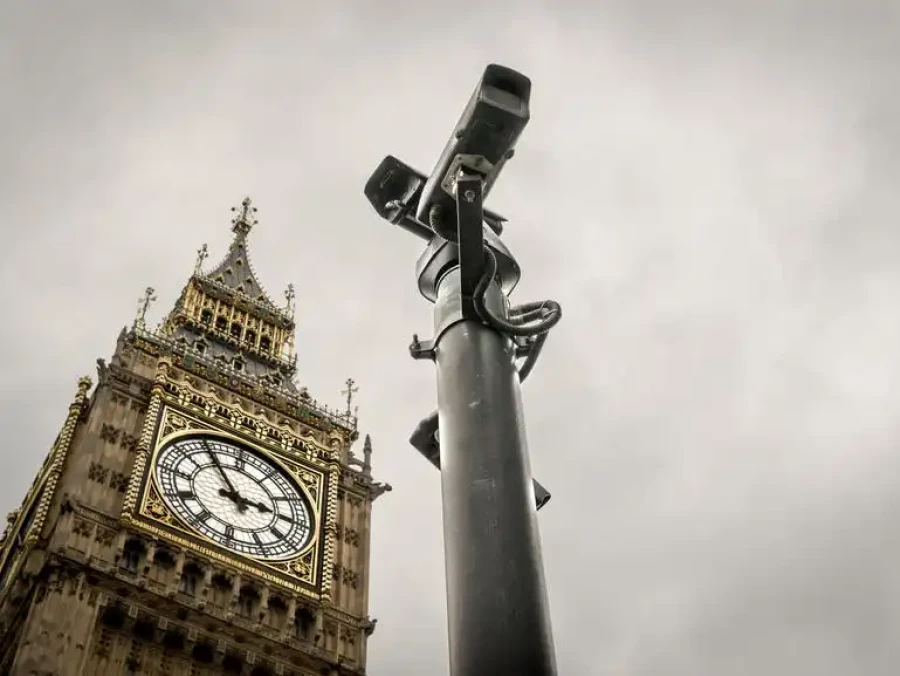 Istock London Cctv Esm W900